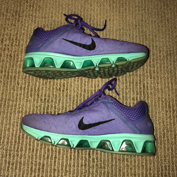 Nike Shoes - Nike Air Max shoes 🌎🌍🌏